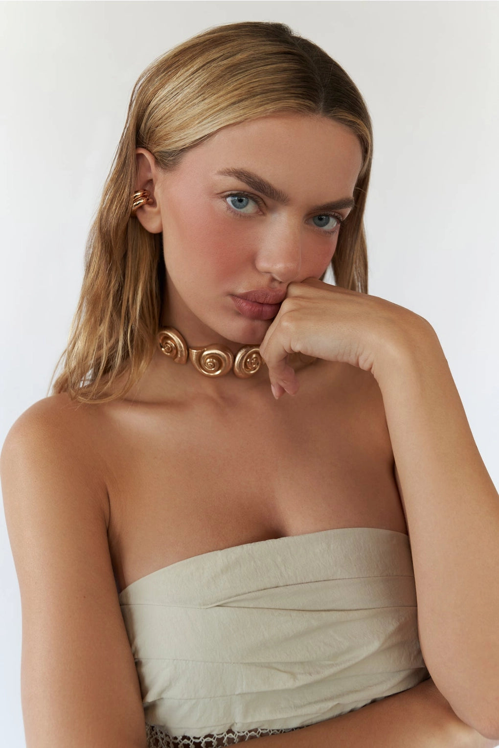 La Mer Shell Choker