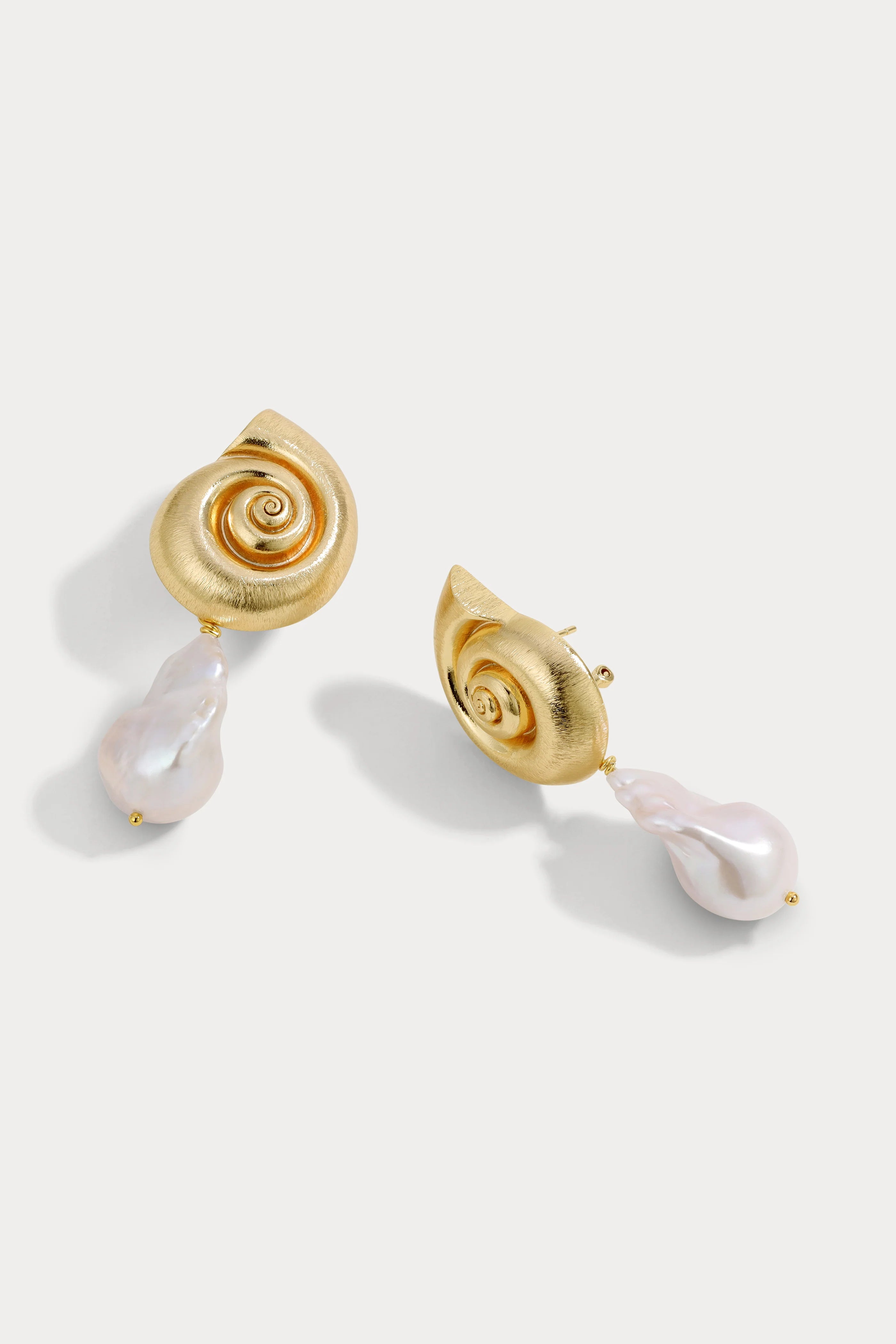 La Mer Baroque Shell Earring