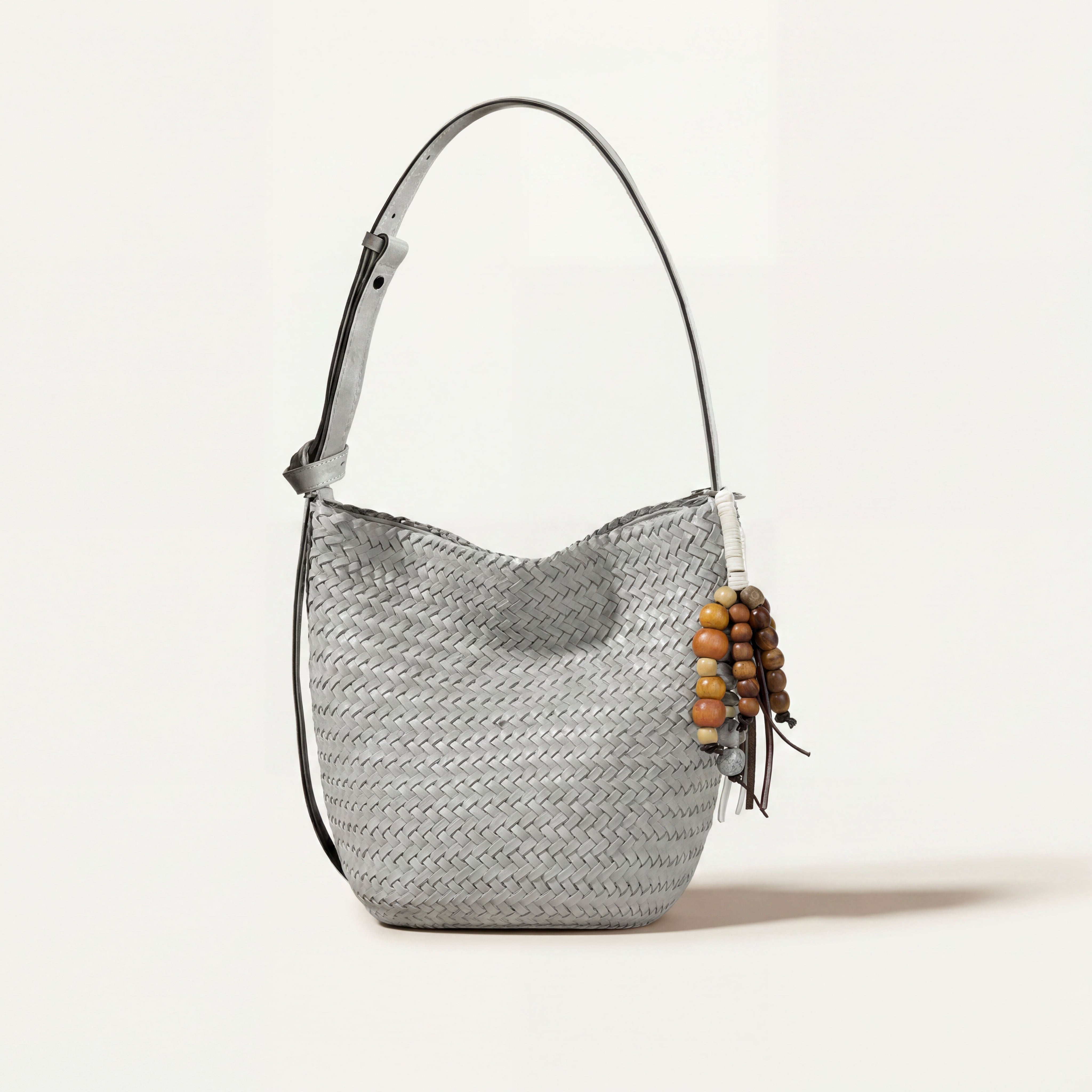 Kiondo Woven Bucket Bag in Dove
