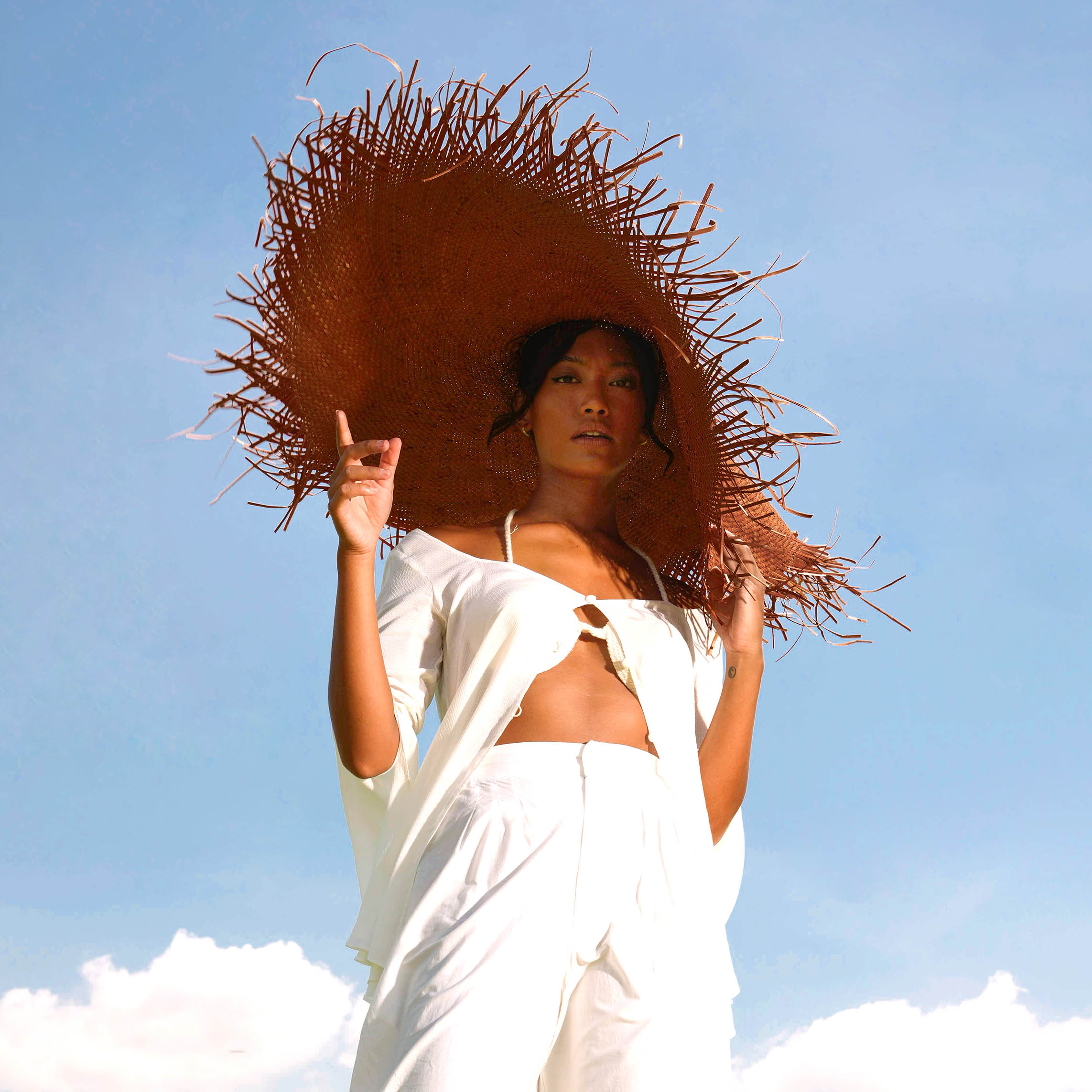 Amora Oversized Woven Straw Hat in Burnt Caramel-5