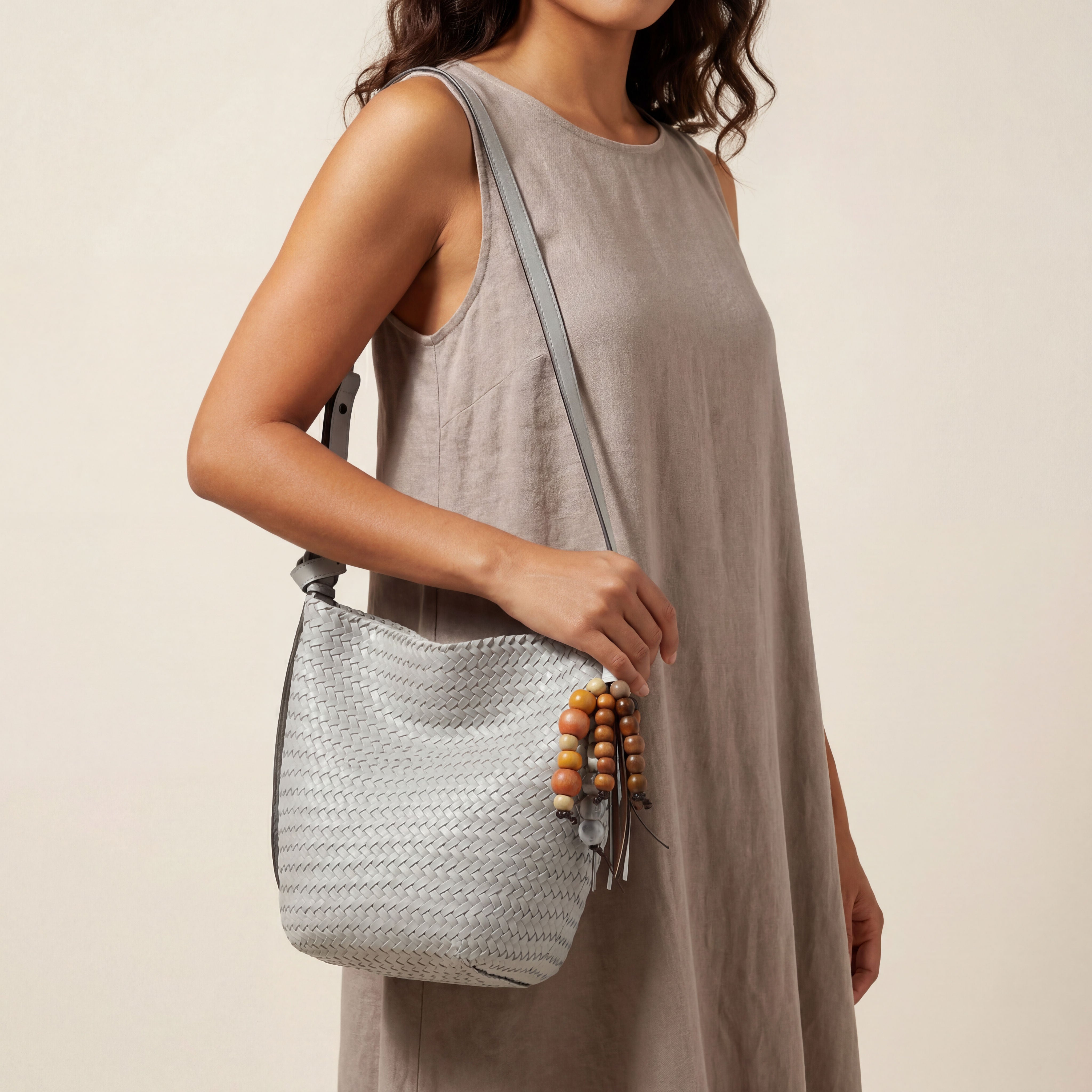 Kiondo Woven Bucket Bag in Dove