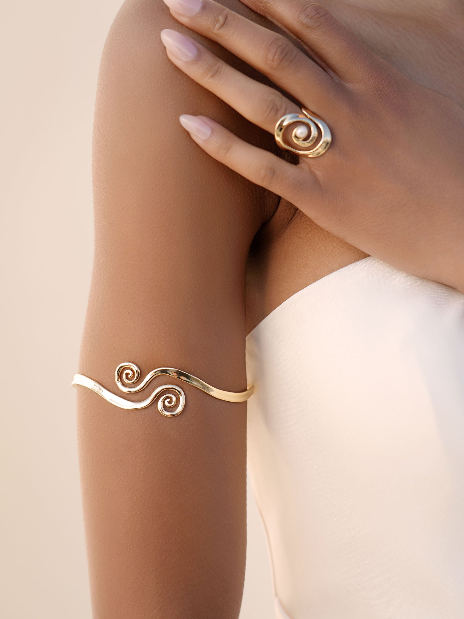 Intertwined Aura Arm Cuff-5