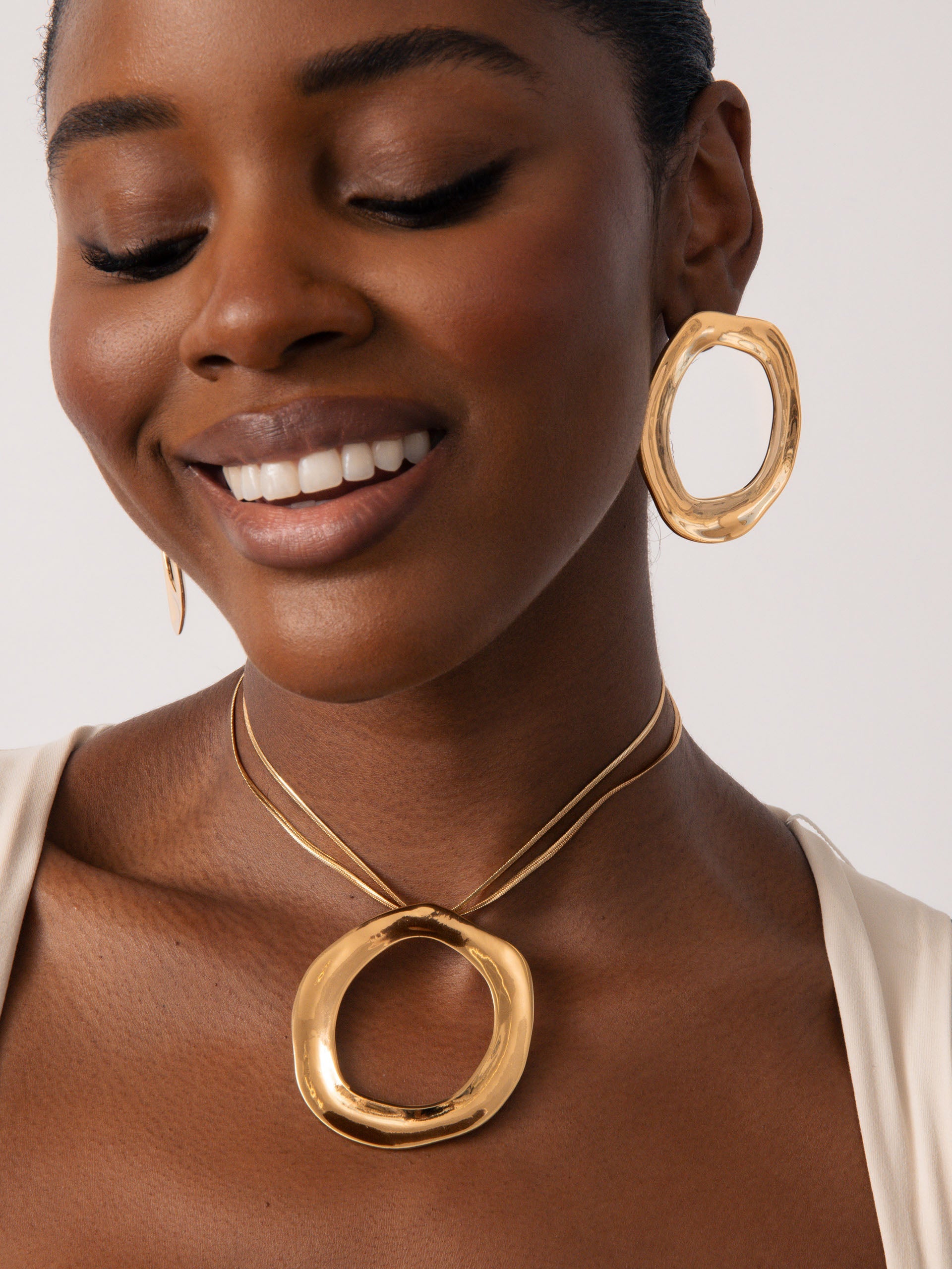 Open Circle Necklace-4