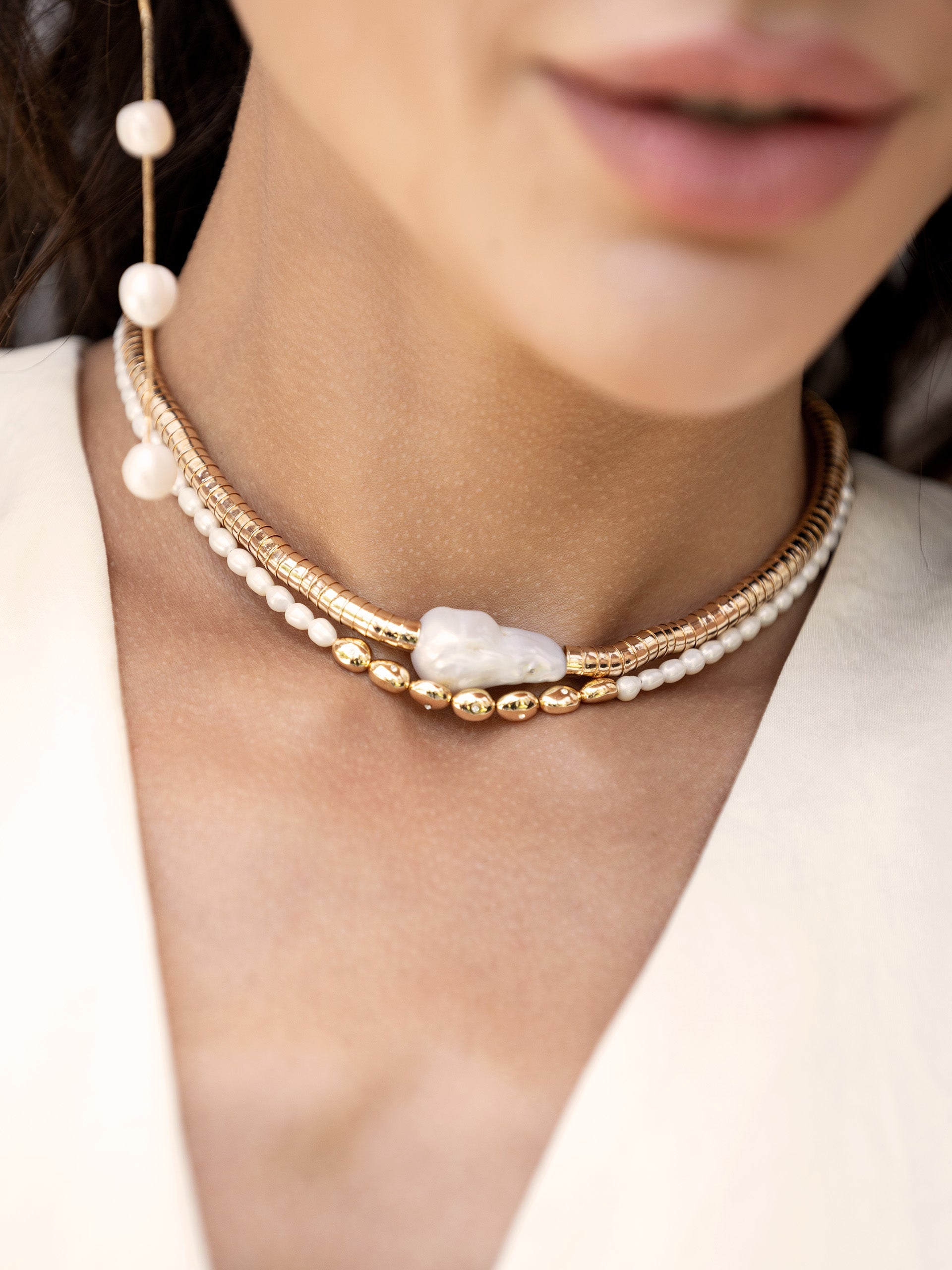 Liquid Gold and Pearl Choker-4