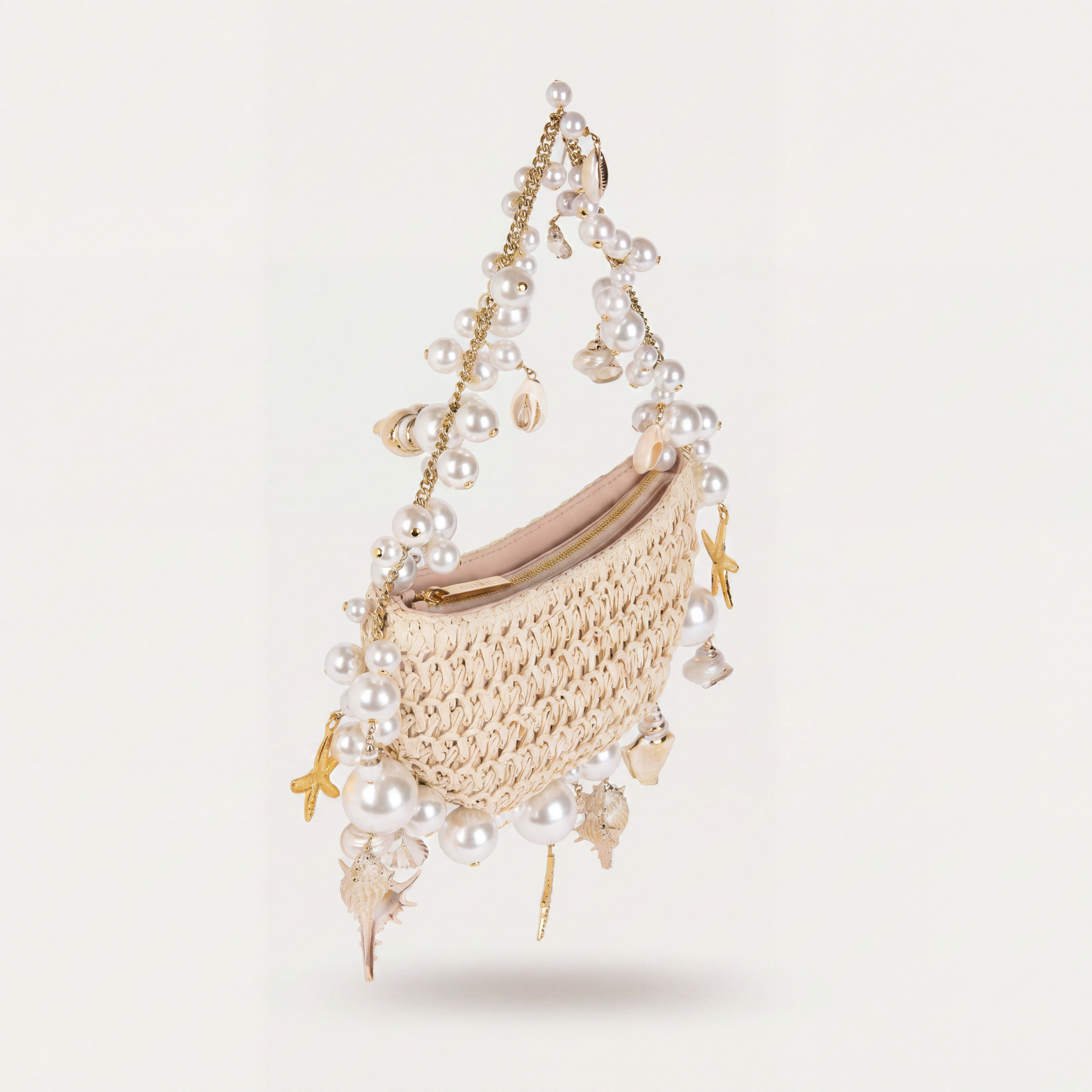Bahari Raffia Shell Bag in Cream