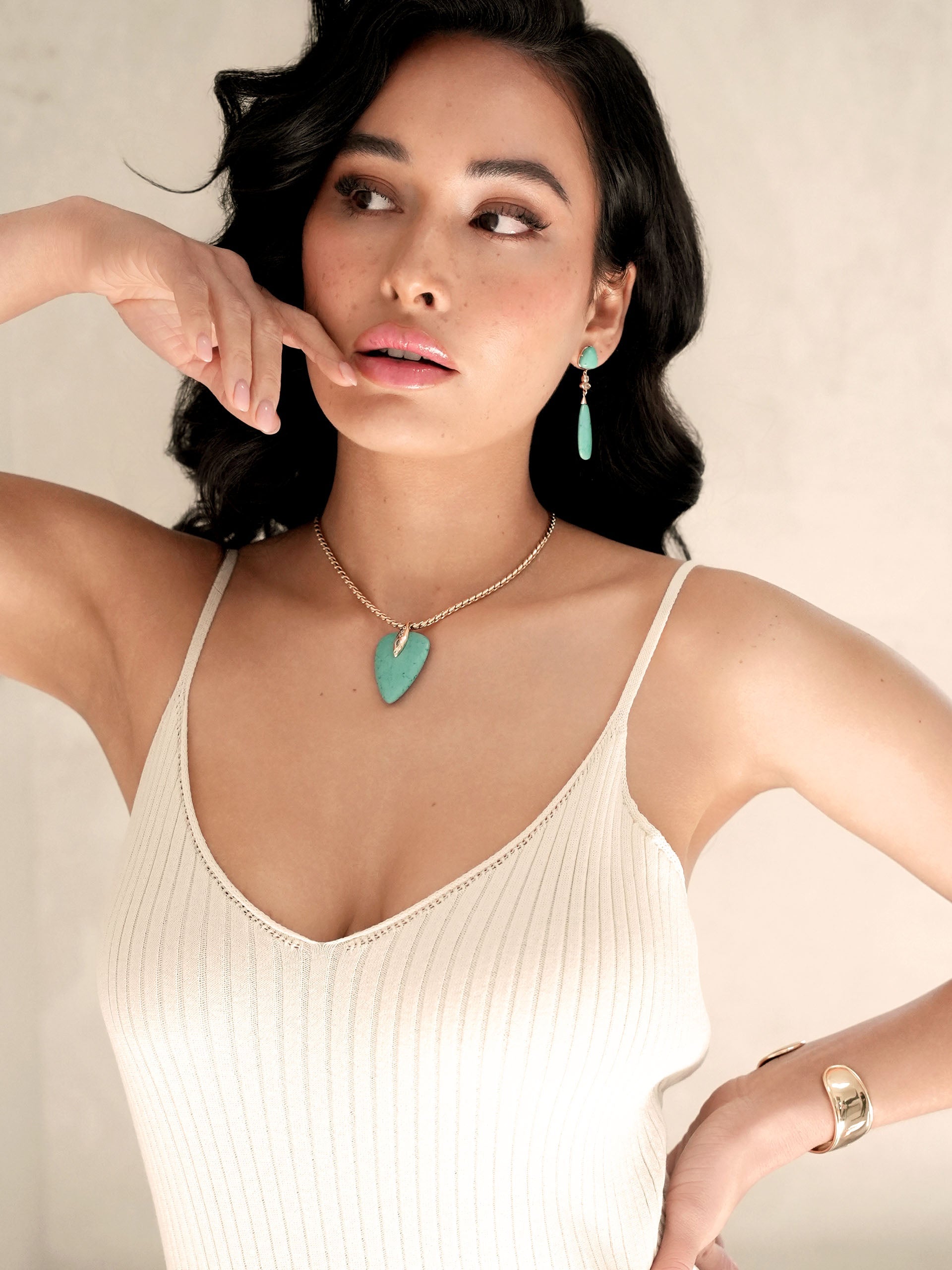 Turquoise Solstice Pendant Choker-3